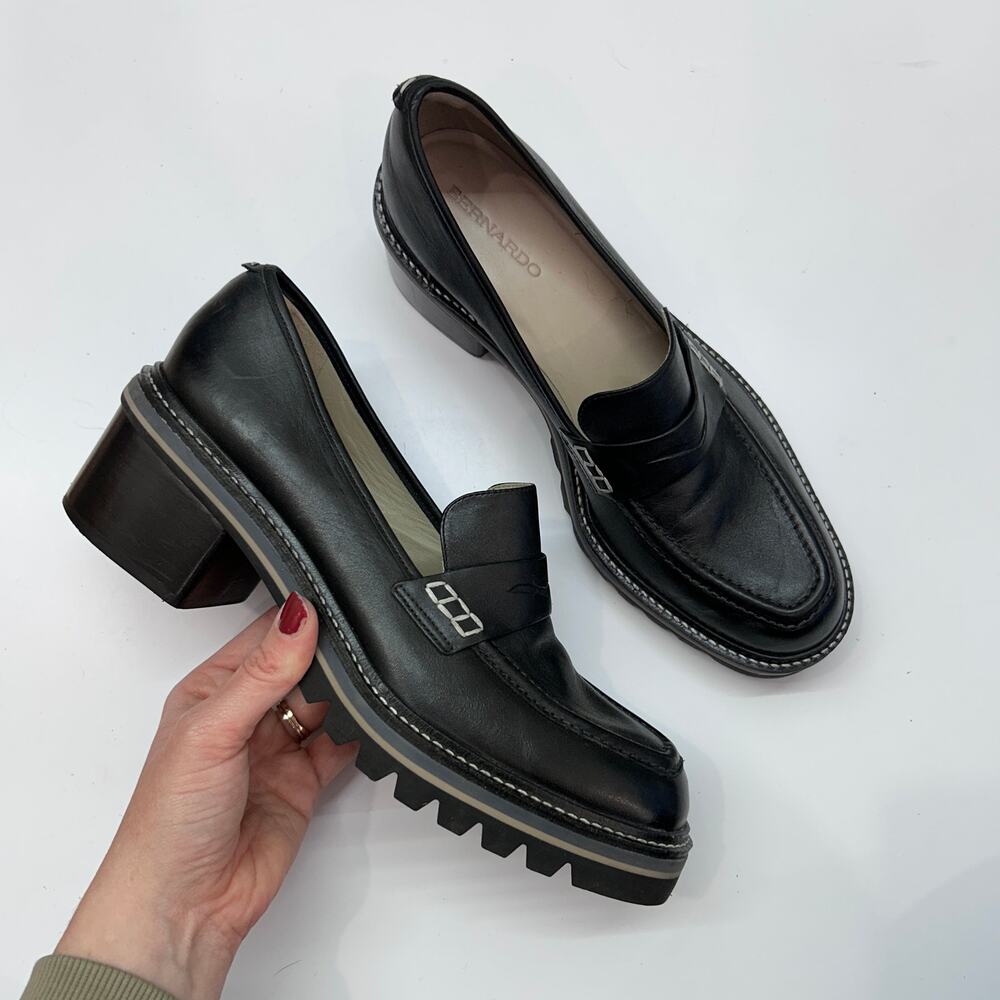 $228 Bernardo Black Slip On Leather Selma Loafers 10 Lug Sole Preppy Block Heel